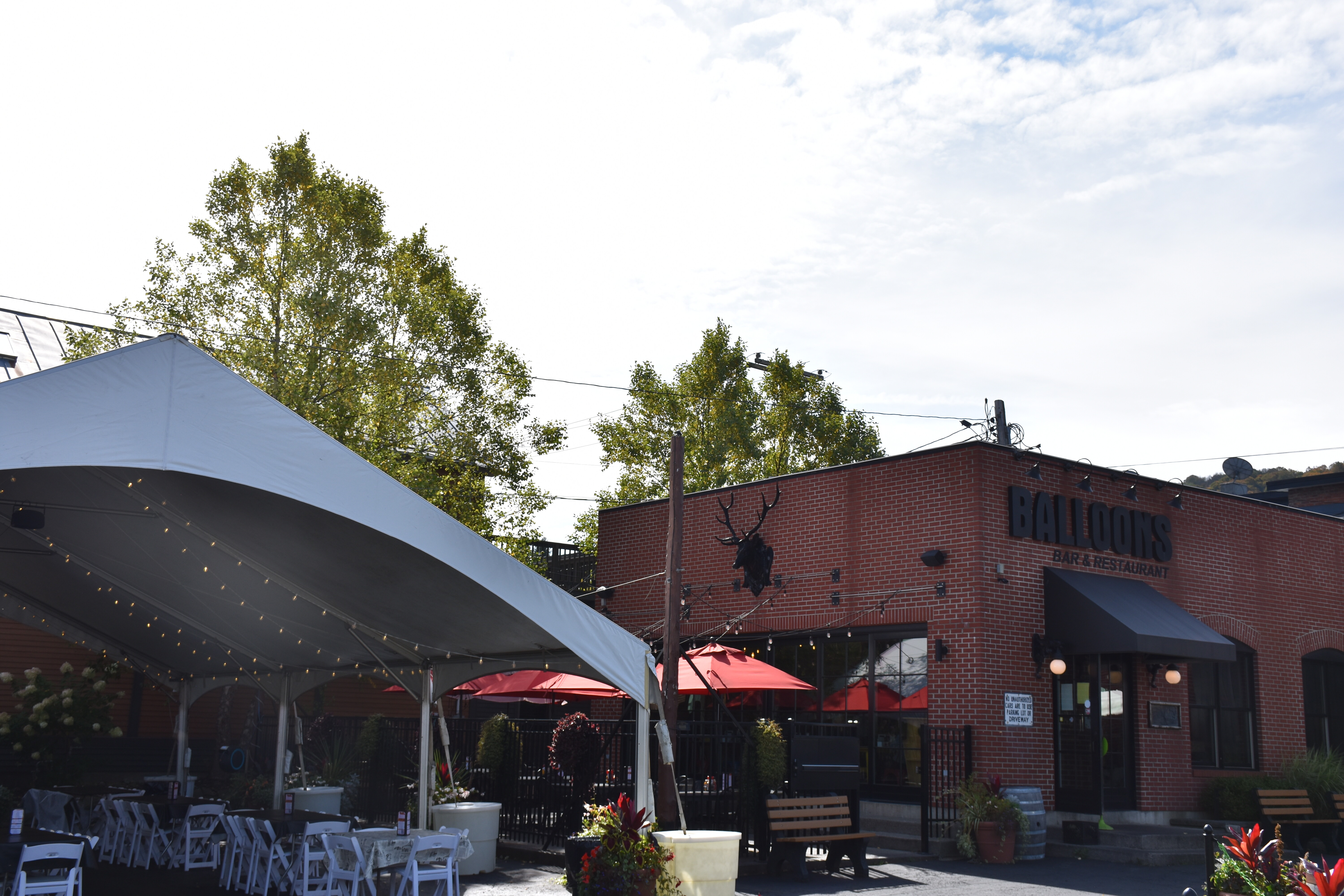 Back patio of Balloon's in Ellicottville