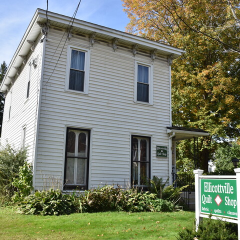 Outside view of Ellicottville Quilt Shop